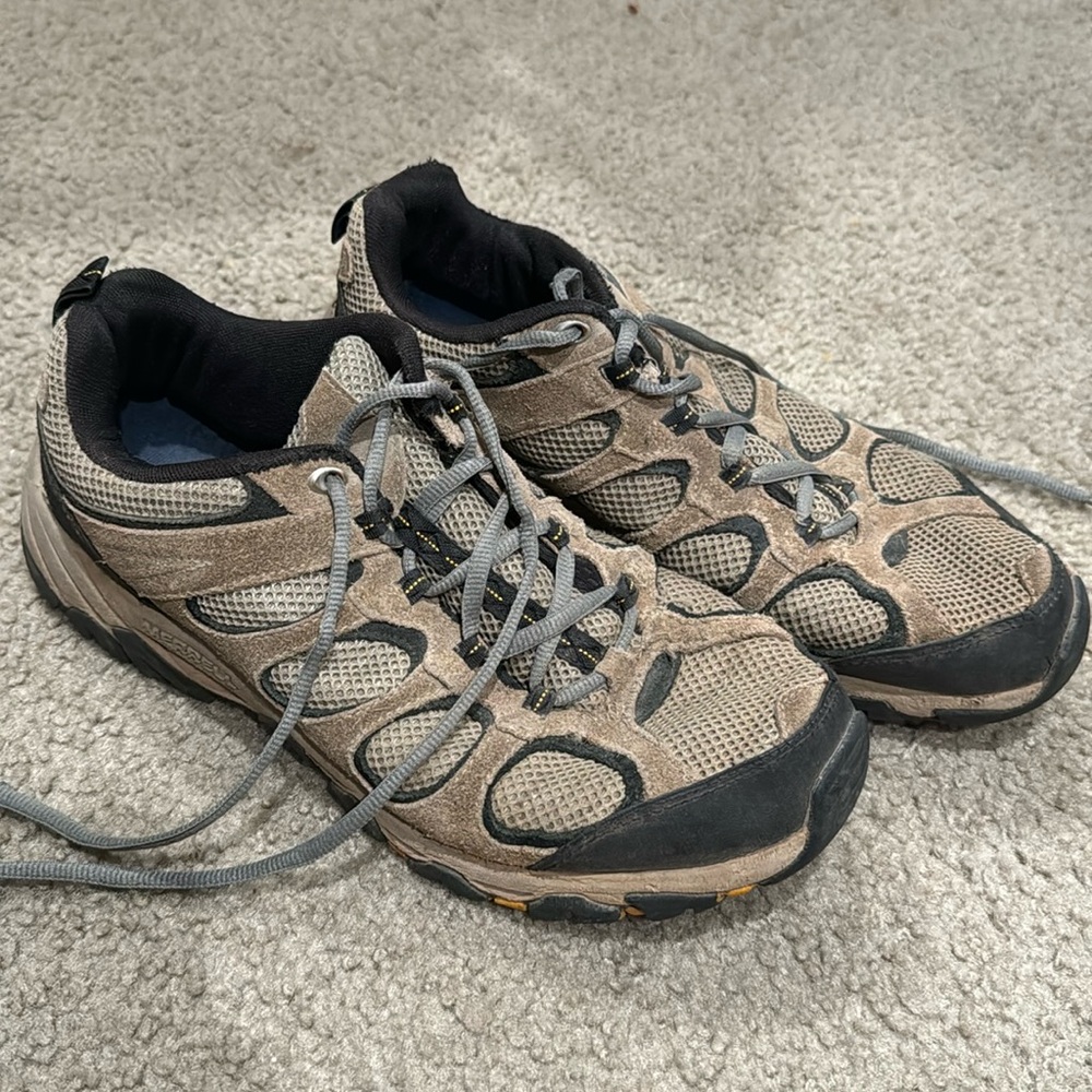 Men's Merrell hiking shoe